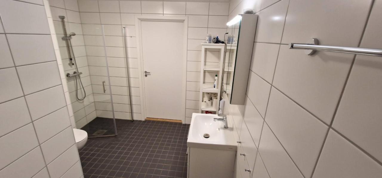 Lovely 3-bedroom In The Heart Of Apartment Oslo